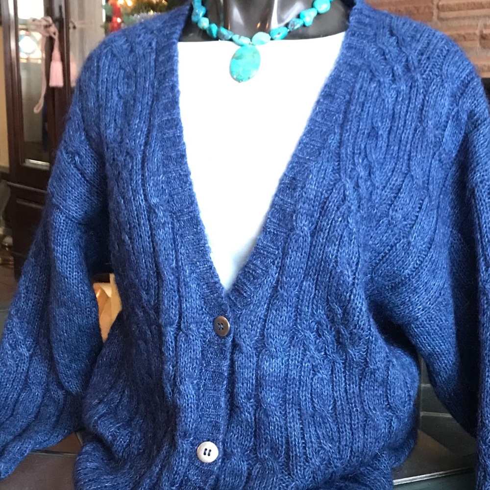 Knit Knit (cable) sweater condition,luscious style